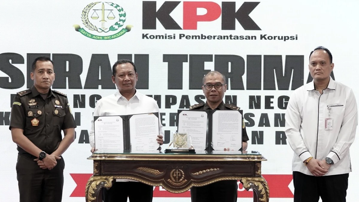 KPK Serahkan Aset Rampasan Rafael Alun Senilai Rp19,78 Miliar ke Kejagung