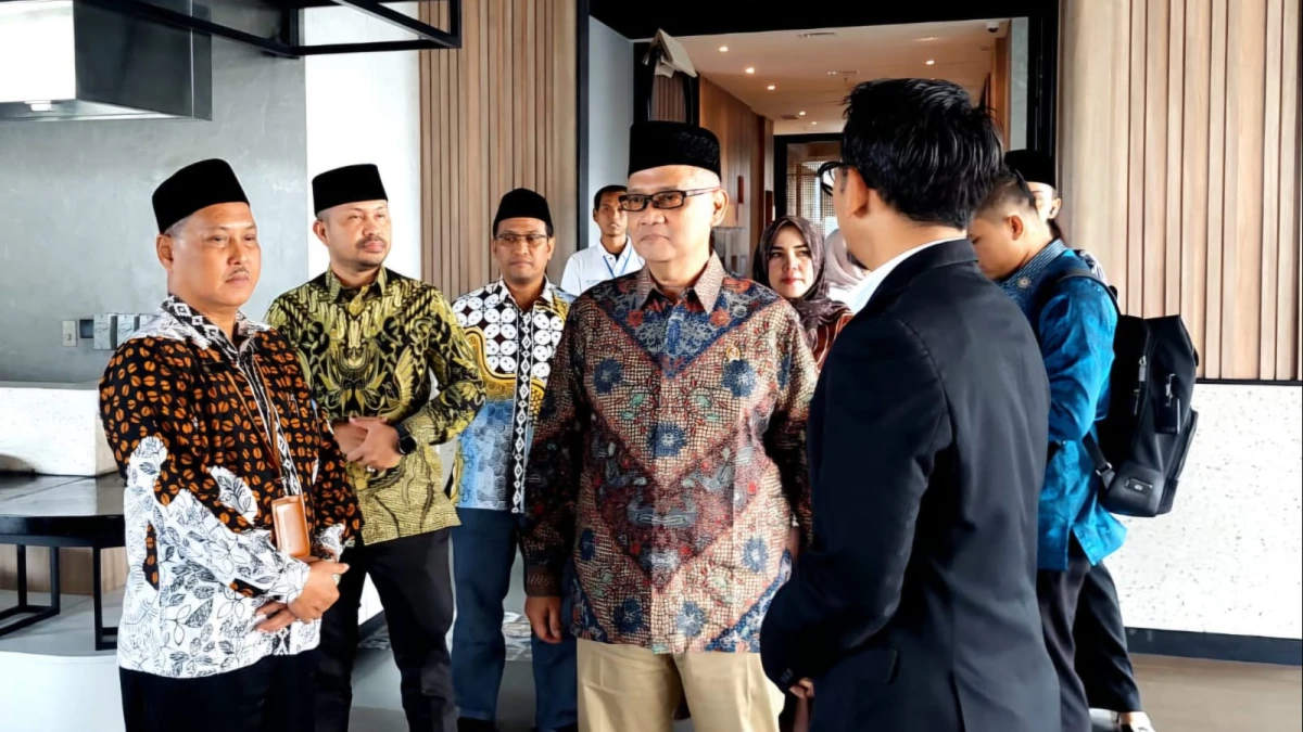 Menhaj Gus Irfan Wanti-wanti Pejabat Kemenhaj agar Tidak Mainkan Pelayanan Haji