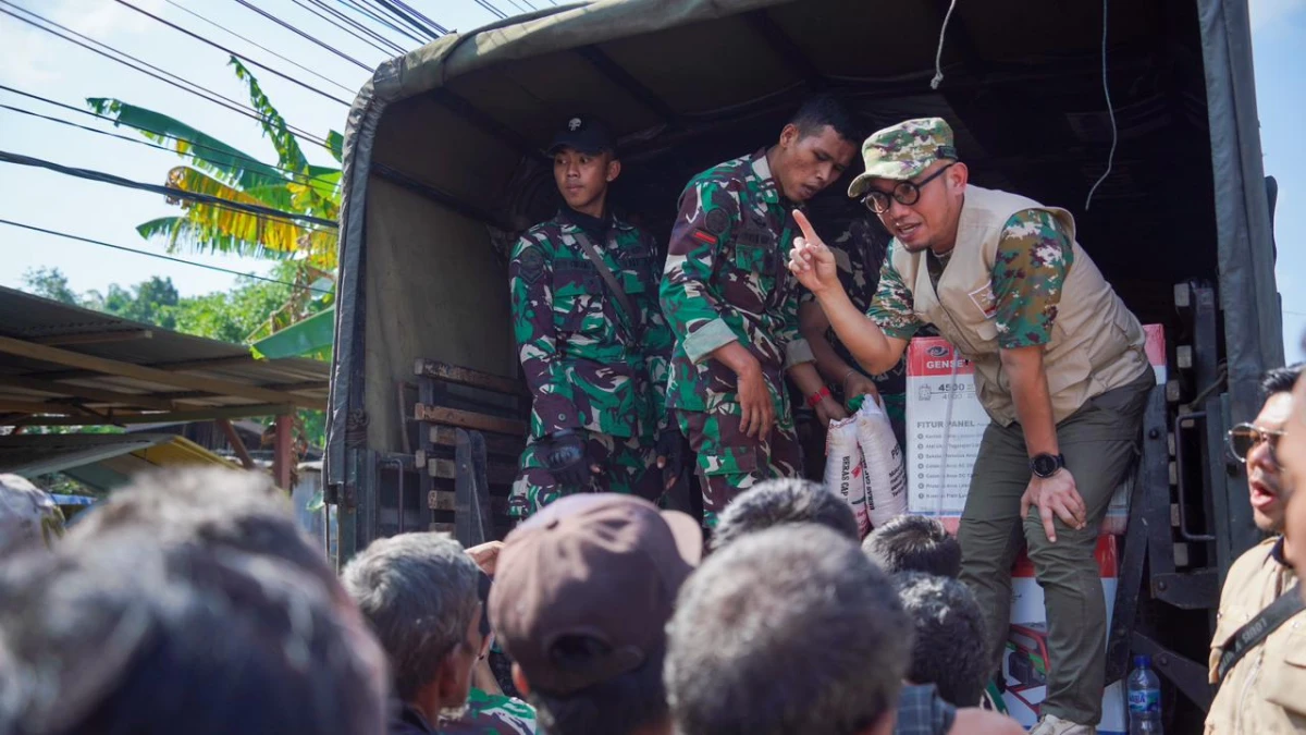 Gerak Cepat Wamenhaj Salurkan 20 Ribu Ton Beras dan 30 Ribu Liter Air Bersih untuk Korban Bencana