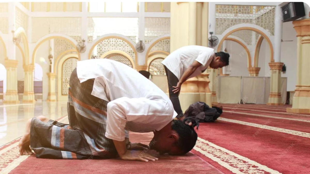 Doa Jumat Terakhir Bulan Rajab Lengkap dengan Terjemahan Bahasa Indonesia