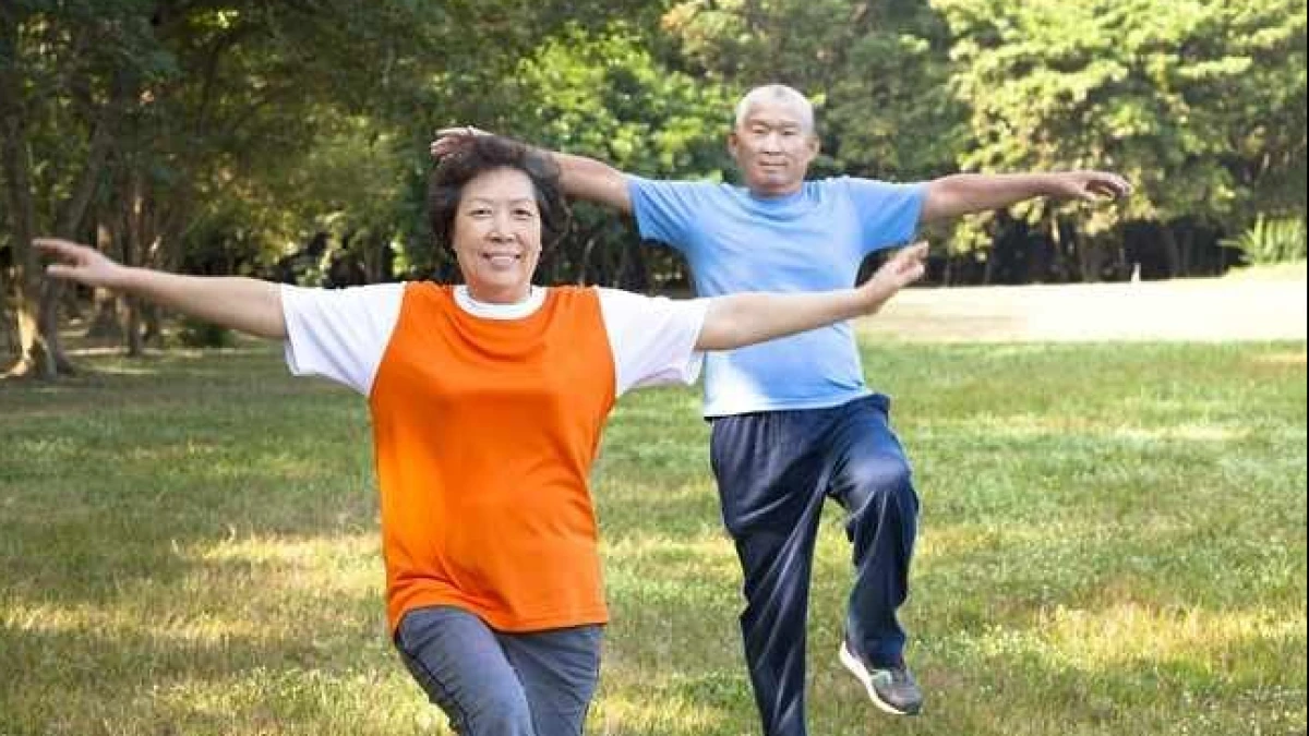 Tips Olahraga Aman bagi Lansia yang Berpuasa