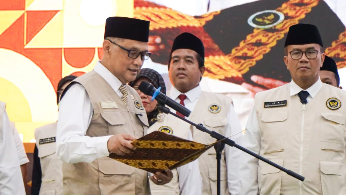 Menhaj Gus Irfan Lantik PPIH Embarkasi, Tegaskan Komitmen Negara Lindungi Jemaah Haji