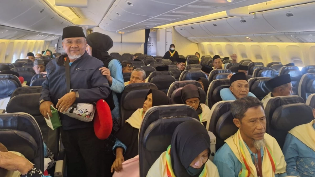 Sebanyak 360 Jemaah Haji Kloter YIA 1 Bertolak ke Makkah dengan Penuh Haru