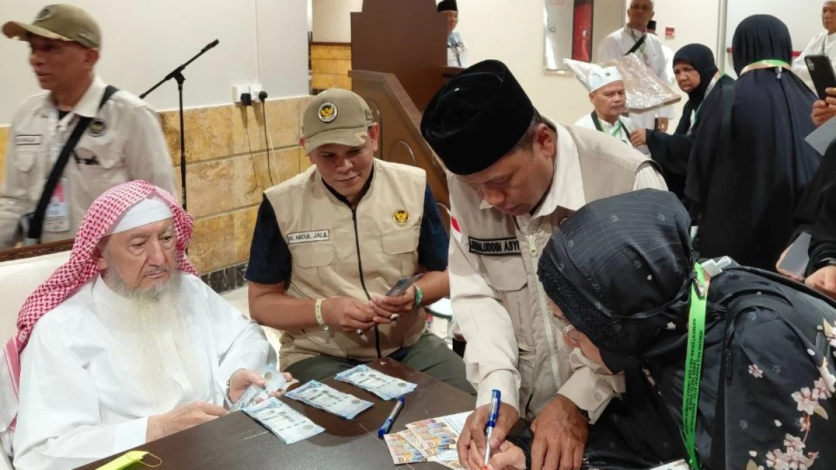 Pengelola Baitul Asyi Bagikan Dana Wakaf Rp52,1 Miliar ke Jemaah Haji Aceh