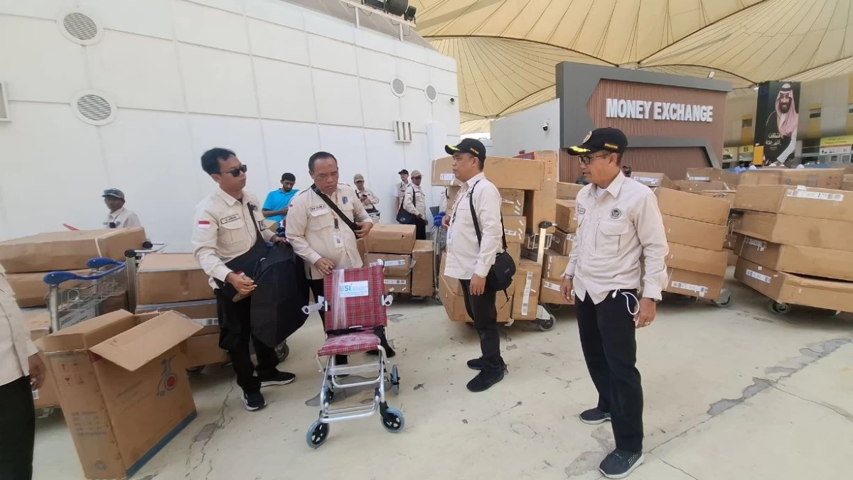 BSI Beri Bantuan 300 Kursi Roda untuk Jemaah Haji Lansia dan Disabilitas