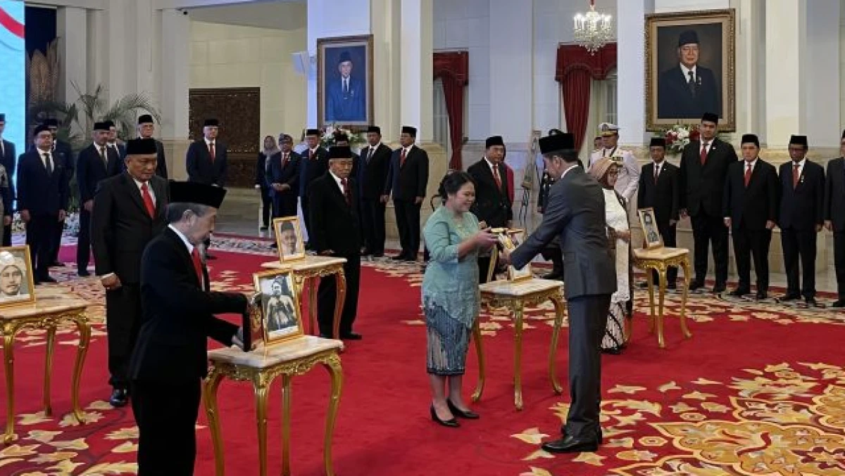 Momentum Hari Pahlawan, Presiden Jokowi Anugerahkan Gelar Pahlawan Nasional kepada 6 Tokoh