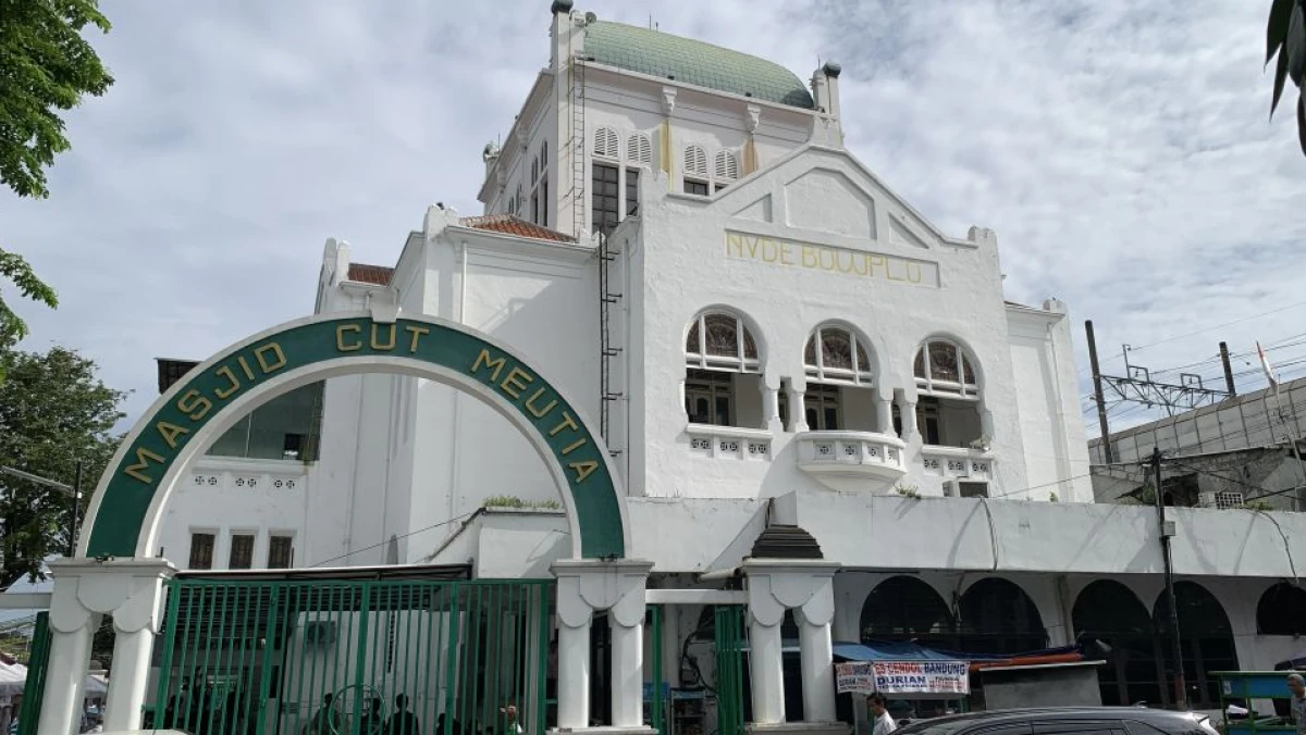 AQUVIVA Berbagi Kesejukan Selama Ramadan, Distribusikan Air Mineral ke 321 Masjid