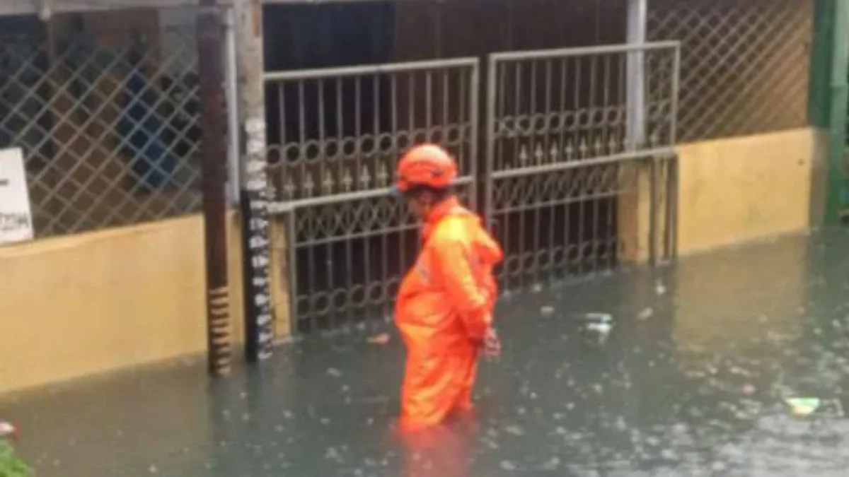Banjir Rendam 15 RT di Jakarta Timur, Ketinggian Air Capai 80 Cm