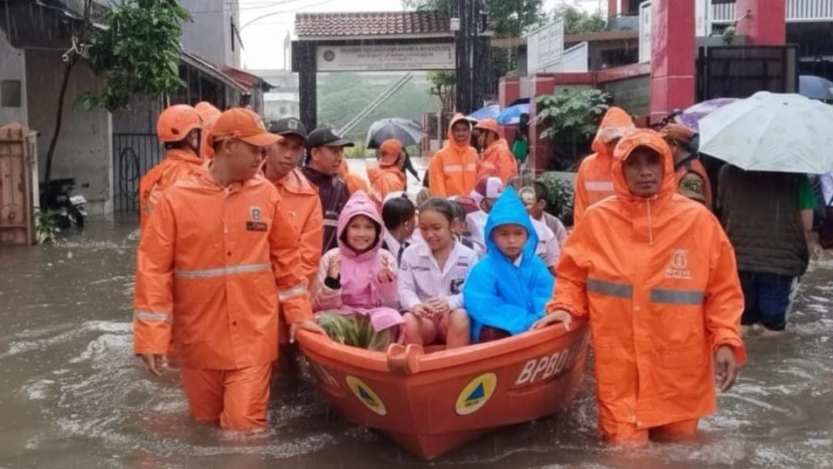 Banjir Masih Kepung Ibu Kota Hingga Hari Ini: 125 RT dan 14 Ruas Jalan Jakarta Terendam