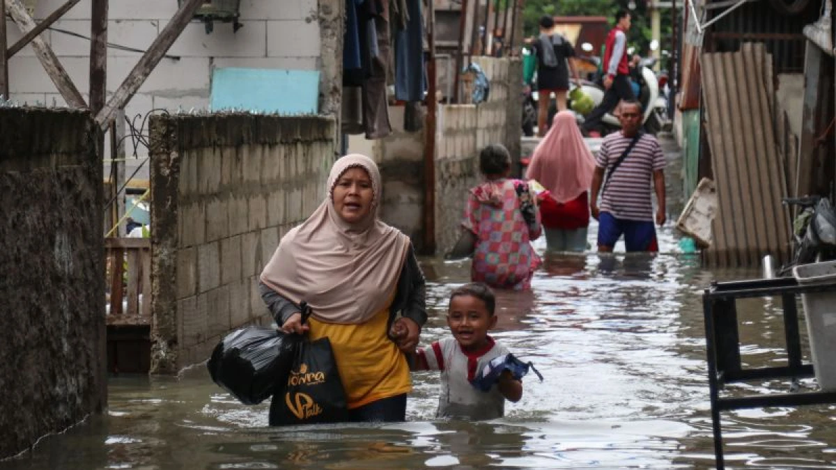 45 RT di Jakarta Tergenang Akibat Hujan Lebat, Ketinggian Air hingga 1 Meter