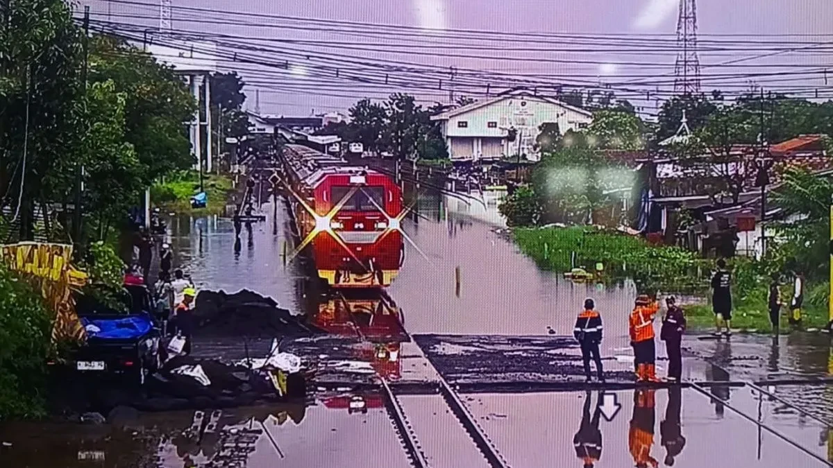 Jalur Pantura Jateng Kembali Lumpuh Akibat Banjir, KAI Batalkan Perjalanan Kereta Kaligung hingga Argo