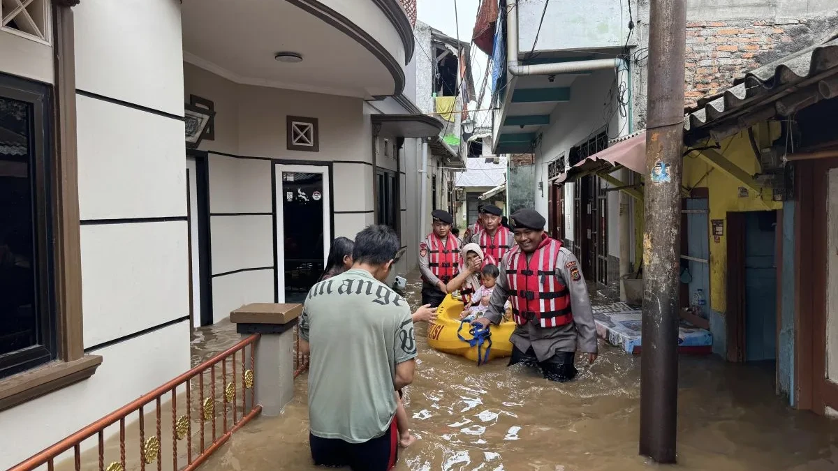 Banjir hingga 2,5 Meter Rendam Puluhan RT di Jakarta