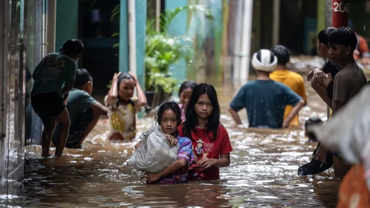 Makin Meluas! Banjir Jakarta Terjang 143 RT dan 16 Ruas Jalan Jumat Siang