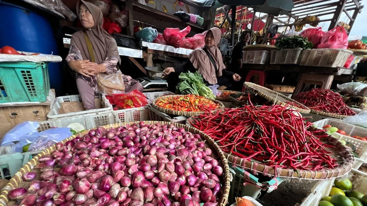 Update Harga Bahan Pangan di Jakarta 12 Maret 2026: Bawang Turun, Cabai Naik