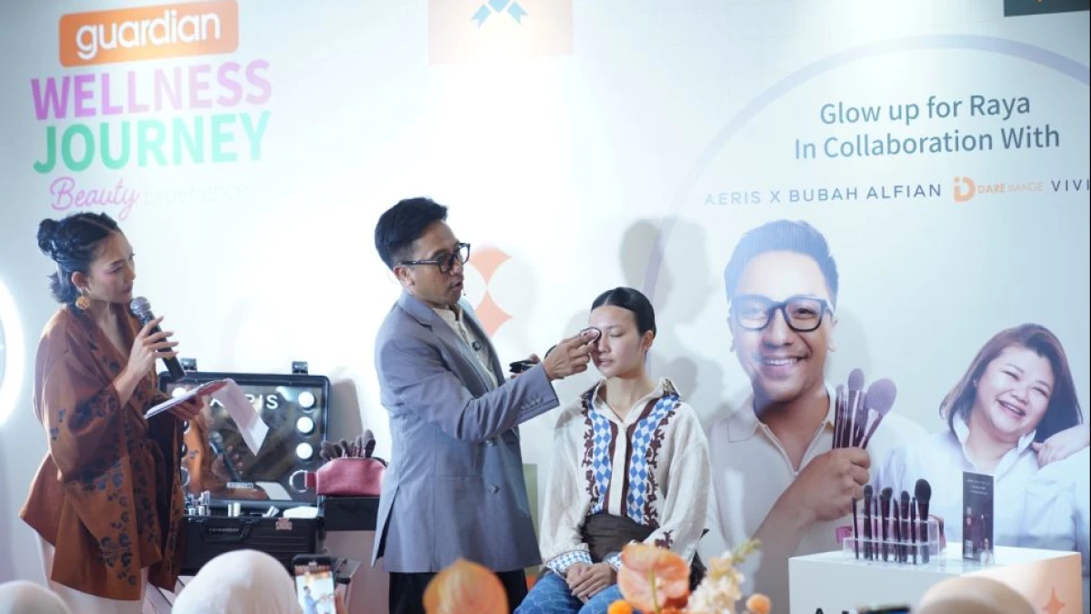 Inspirasi Hari Raya Idul Fitri Terlihat Glowing dengan Long-lasting Makeup dan Tampil Elegan