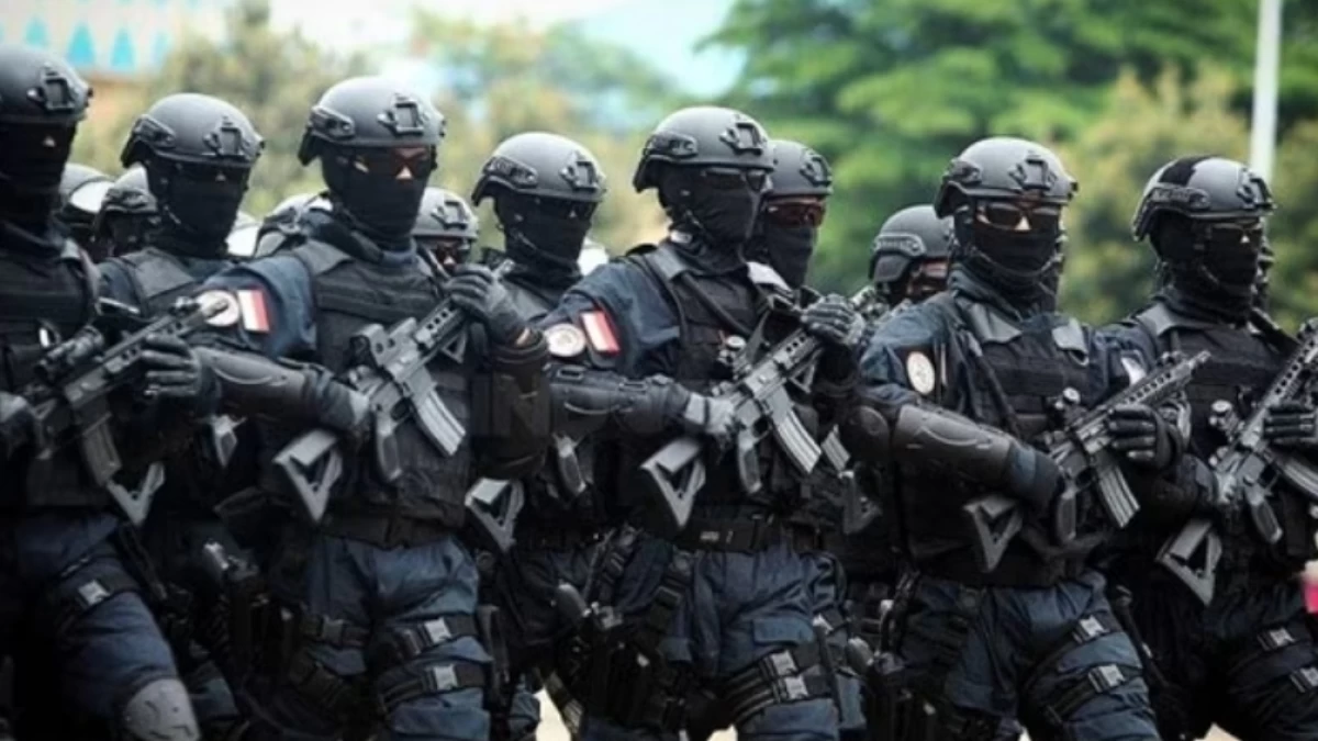 Densus 88 Tangkap 8 Terduga Teroris JAD Terafiliasi ISIS di Sulawesi Tengah