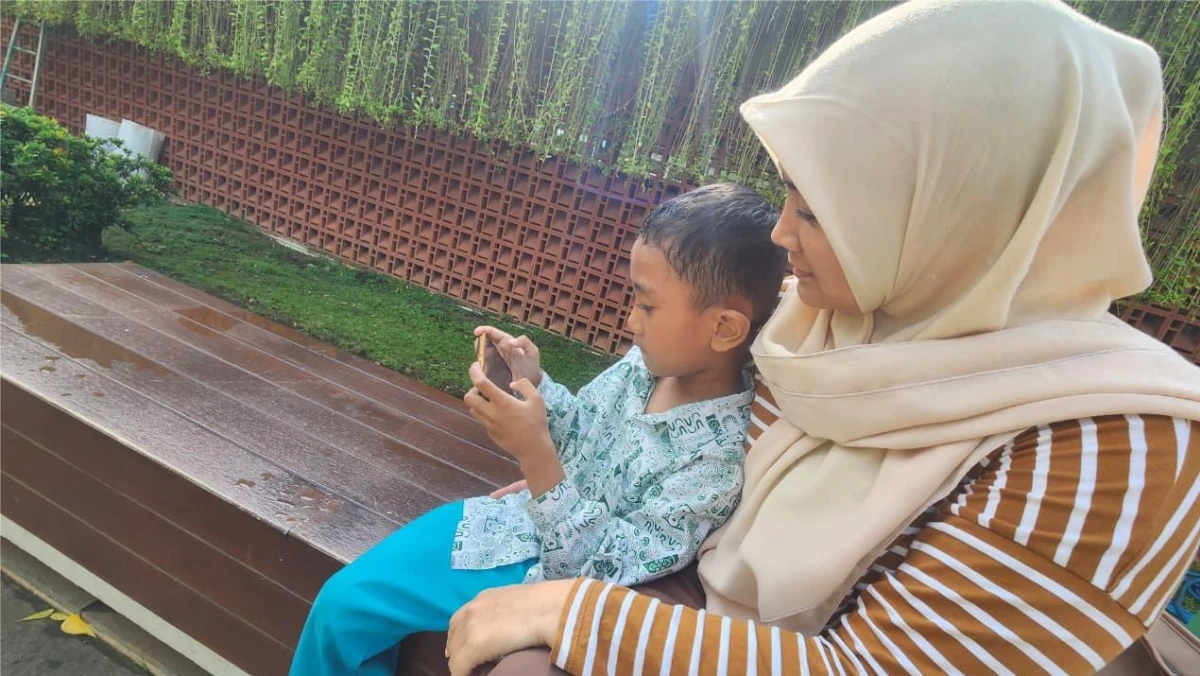 Save the Children Indonesia: Anak Usia SMP Habiskan 6 Jam Per Hari Gunakan Gawai