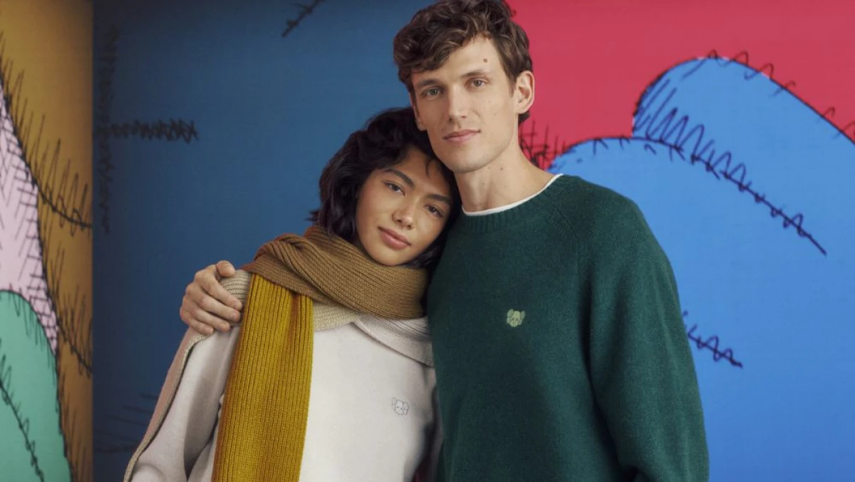 Tampil Gaya di Liburan Akhir Tahun, Kenakan Sweater Kashmir Kaws