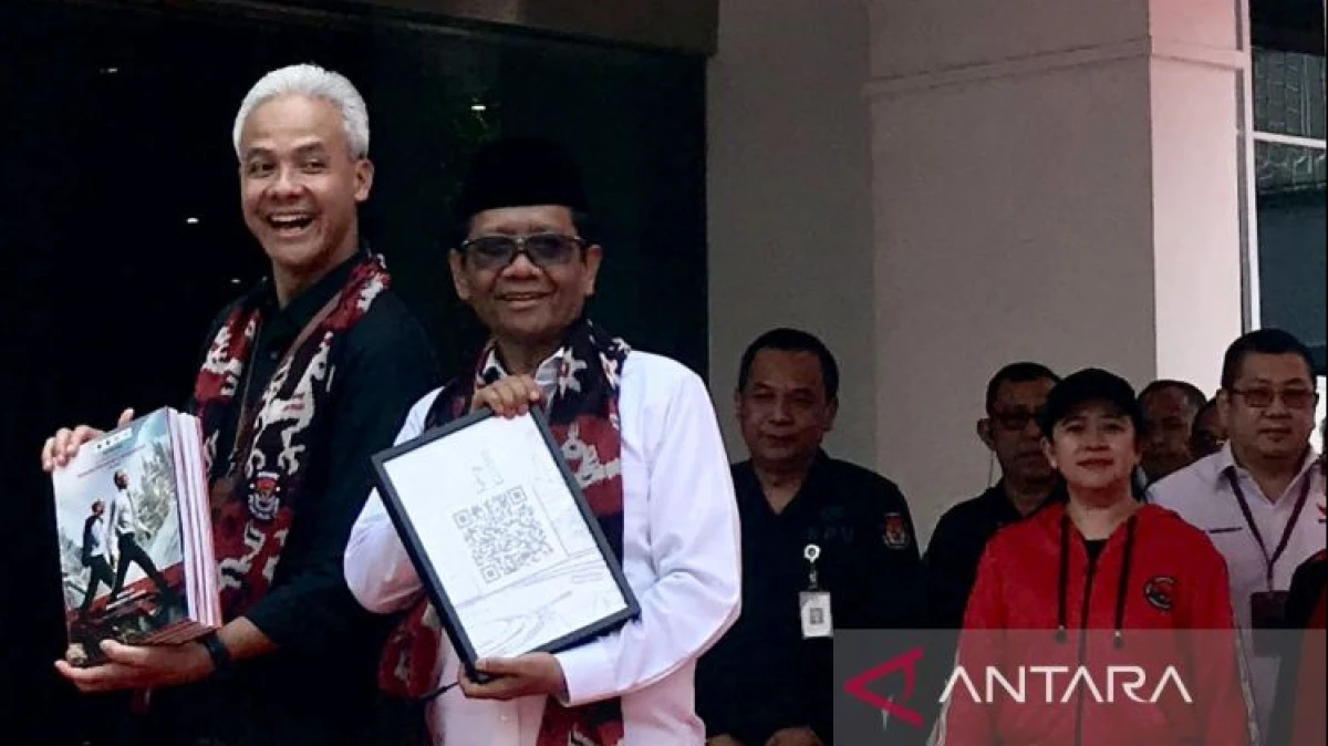 Ganjar Soal Beda Warna Baju dengan Mahfud: Hitam-Putih Bukan Abu-abu