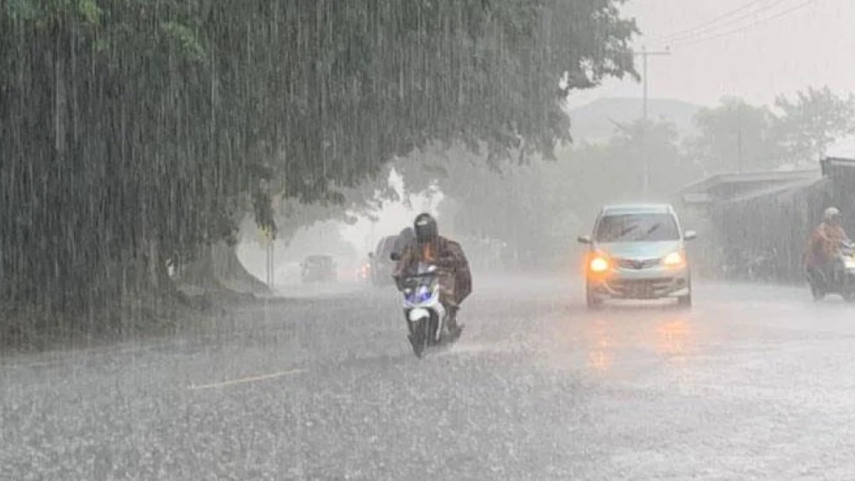 Hujan Deras Disertai Angin Kencang Intai Sejumlah Kota Besar di Indonesia Hari Ini