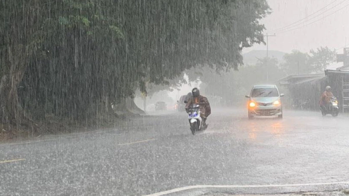 Cuaca Hari Ini: Banten dan Jawa Waspada Hujan Lebat