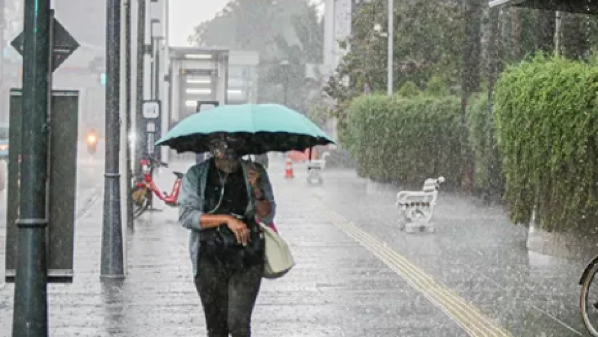 Cuaca Hari Ini: Hujan Ringan Guyur Sebagian Wilayah Jakarta Mulai Siang hingga Malam