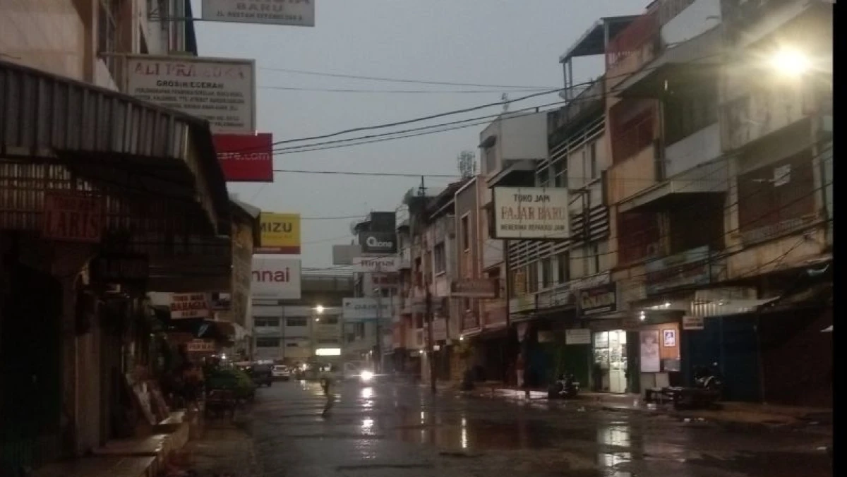 BMKG Prakirakan Sebagian DKI Jakarta Diguyur Hujan Senin Malam