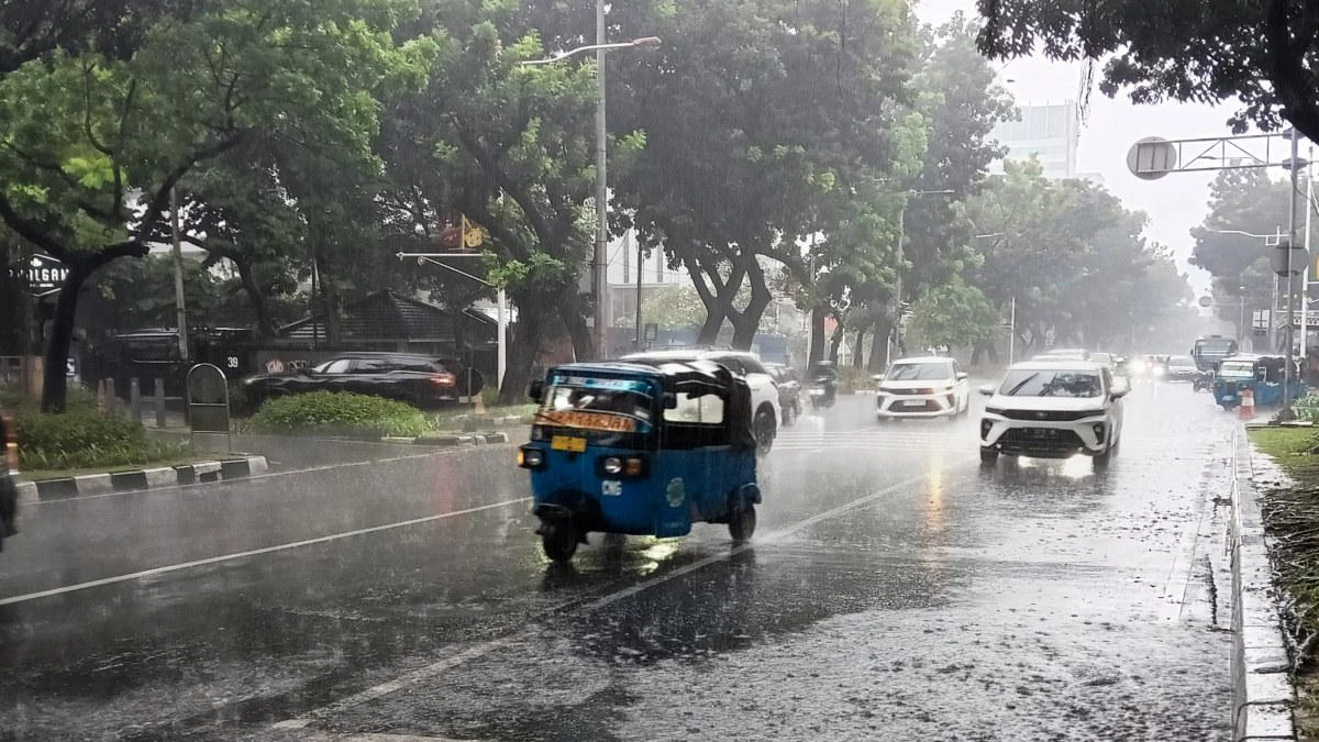 Libur Lebaran, Hujan Diprediksi Guyur Sejumlah Wilayah Jakarta Mulai Sore hingga Malam