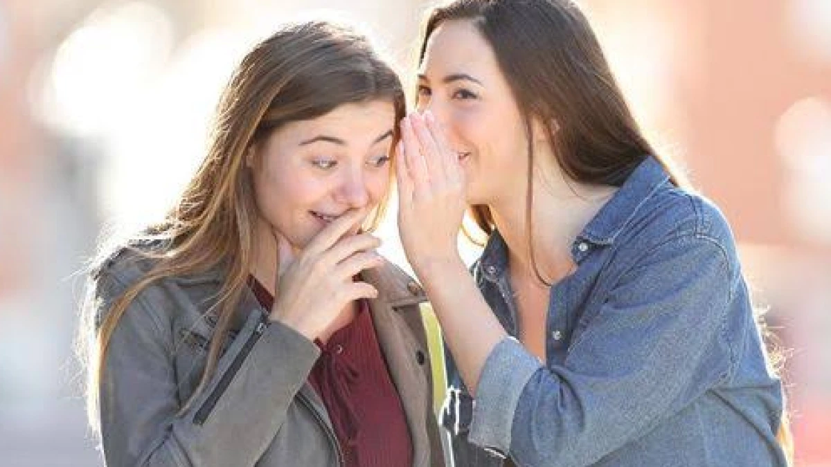 Hukum Ngegosip saat Puasa, Batal?