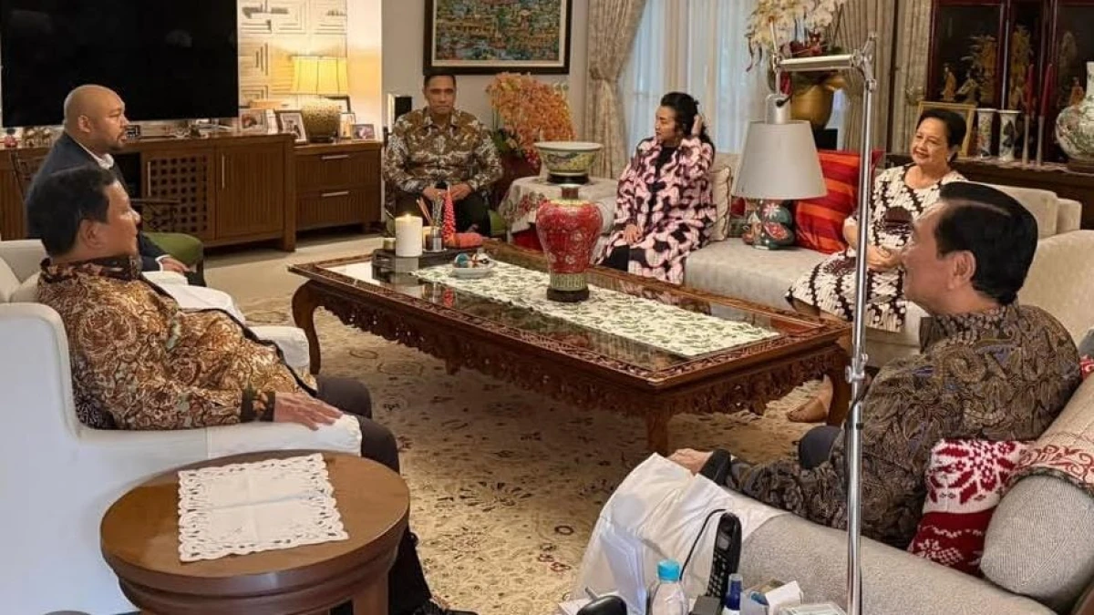 Prabowo Sambangi Rumah Luhut saat Natal, Bahas Negosiasi Tarif hingga Bansos Digital