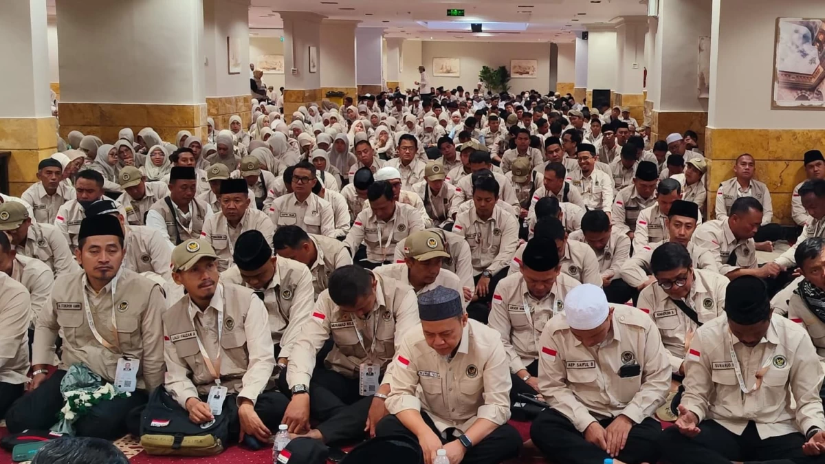 Sambut Jemaah dari Madinah, PPIH Daker Makkah Langitkan Doa untuk Kelancaran Ibadah Haji