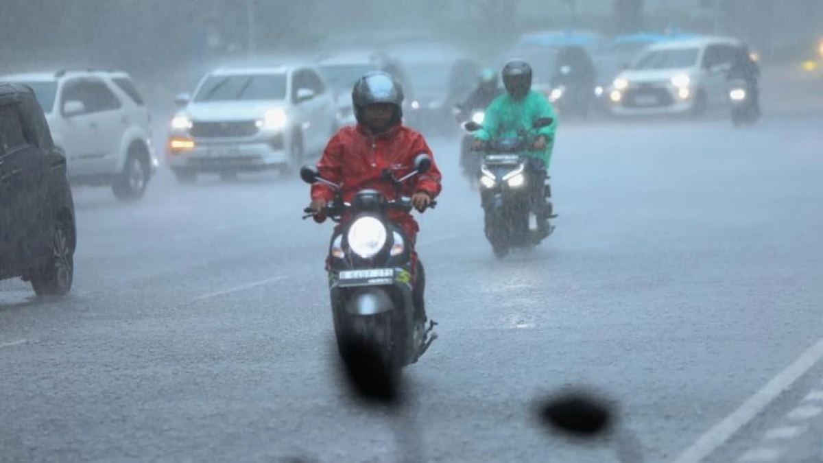 Prakiraan Cuaca Hari Ini: Jakarta Merata Diguyur Hujan