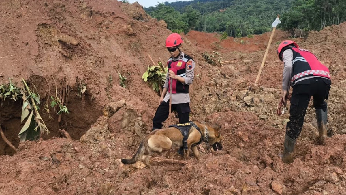 Tim DVI Polda Jateng Identifikasi Korban Tewas Longsor Cilacap, Kondisi  Jenazah Tak Utuh | ERAKINI.ID