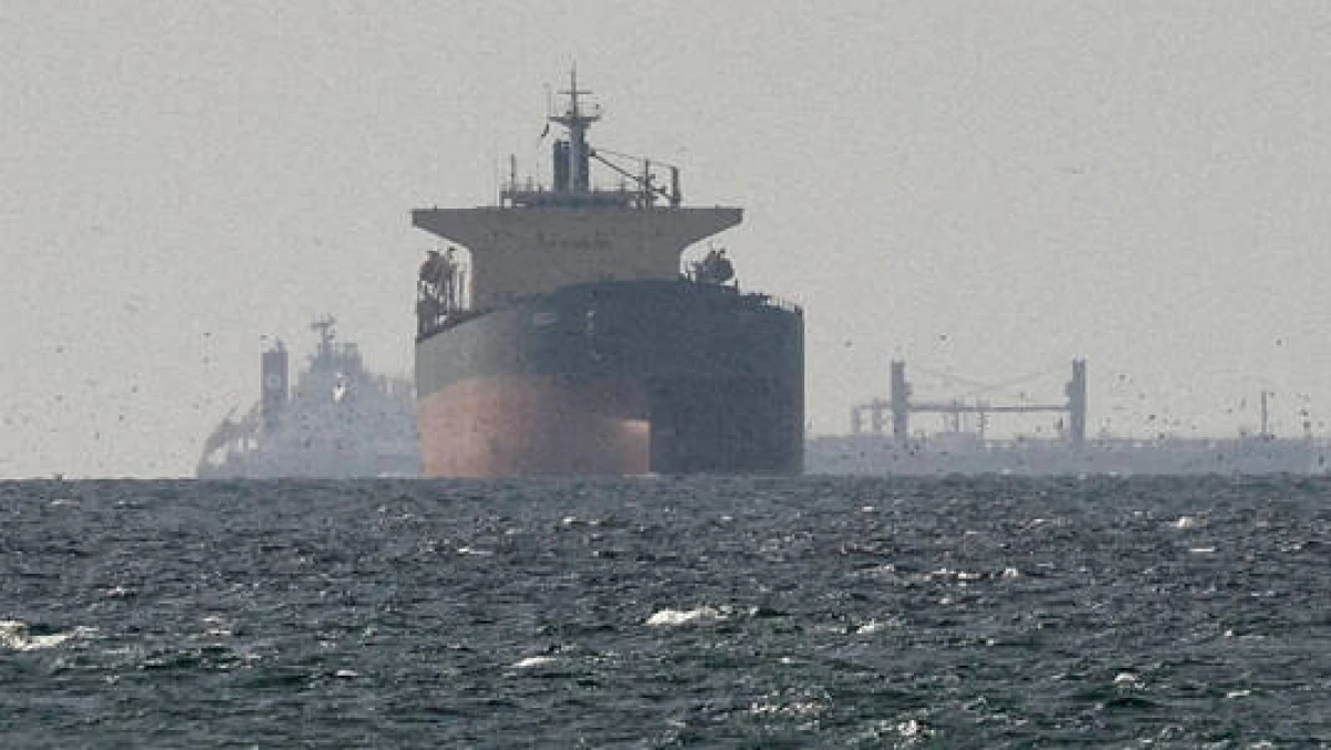 Di Tengah Tekanan AS, Iran Tembak Kapal Kontainer di Selat Hormuz