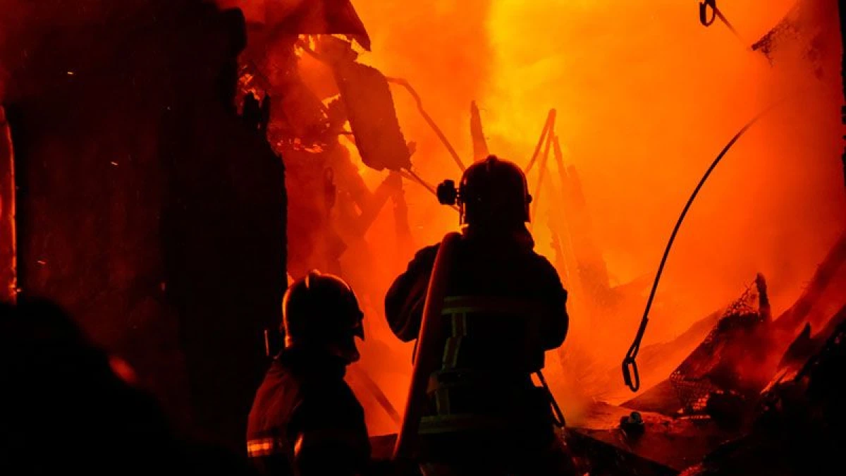 10 Rumah Terbakar di Palmerah Jakarta Barat, Penyebab Masih Tanda Tanya