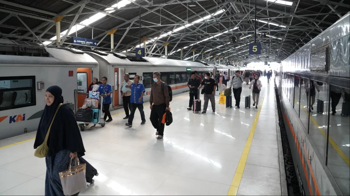 Tiket Kereta Api saat Nataru Sudah Terjual 1,5 Juta, Masih Tersisa 57%
