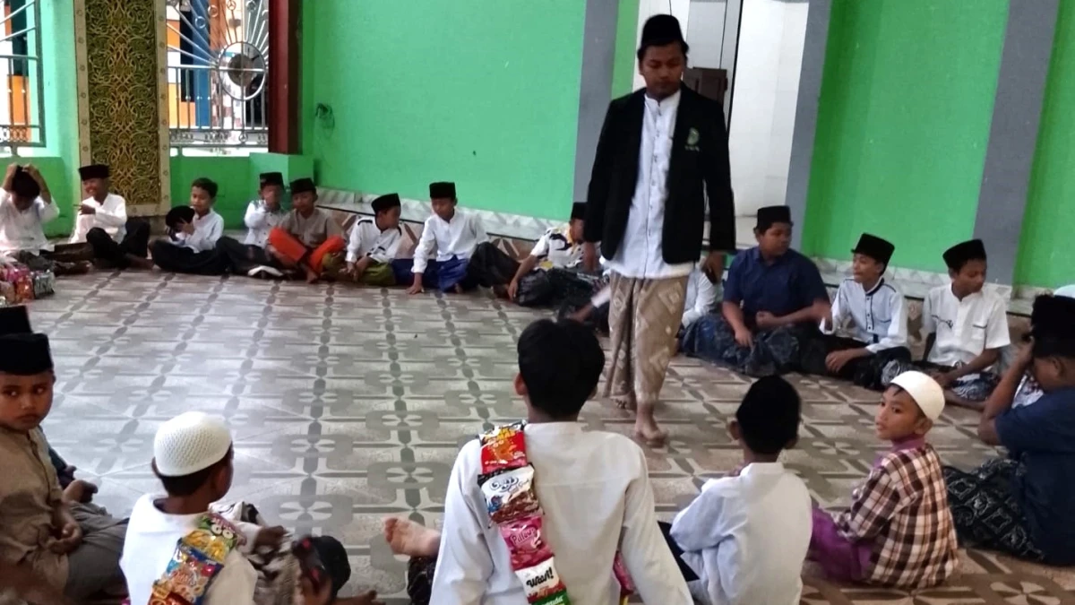 Pesantren 1000 Cahaya Ramadan, Mahasantri Ma’had Aly TBS Kudus Tebar Kepedulian untuk Puluhan Yatim-Dhuafa