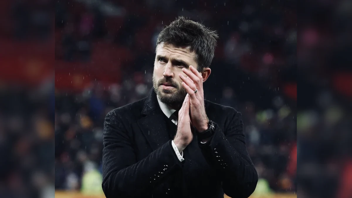 Manchester United Krisis Bek Hadapi Chelsea, Carrick Dipusingkan Skorsing