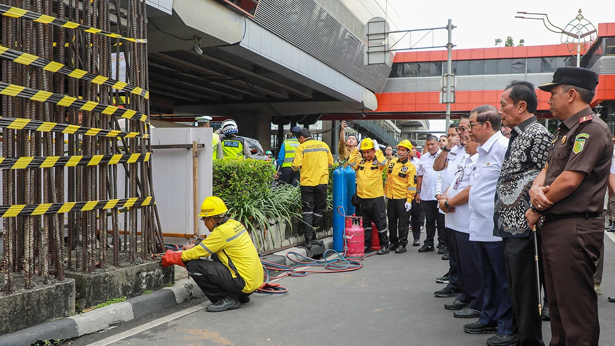 109 Tiang Monorel Mangkrak Akhirnya Dibongkar, Pekerjaan Pukul 23.00 hingga 05.00 WIB