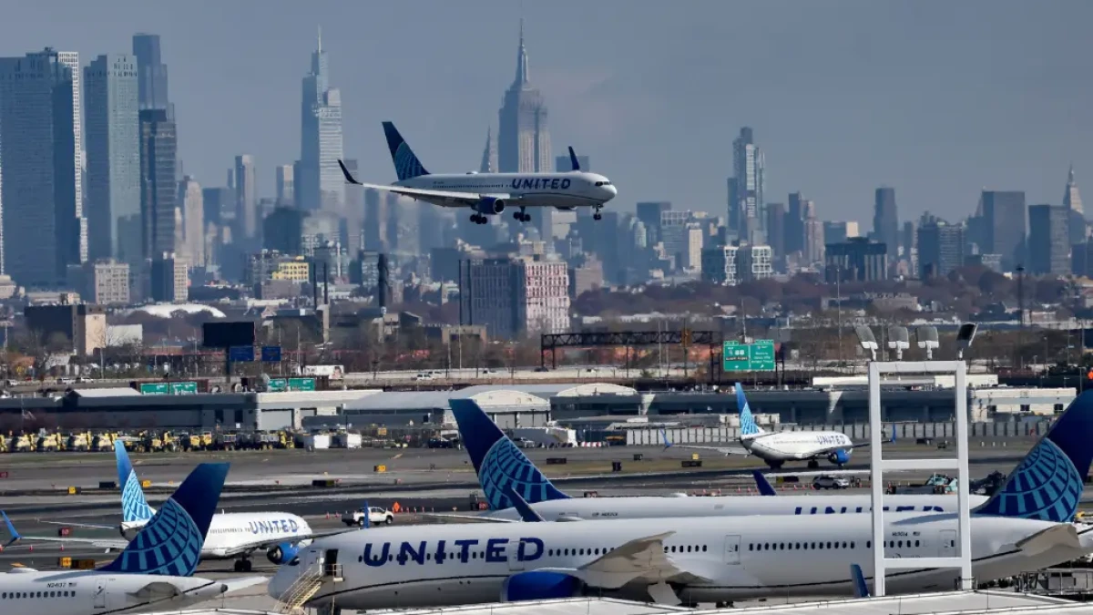 Badai Salju Kembali Lumpuhkan Amerika Serikat! 5.675 Penerbangan Dibatalkan, Listrik Kolaps