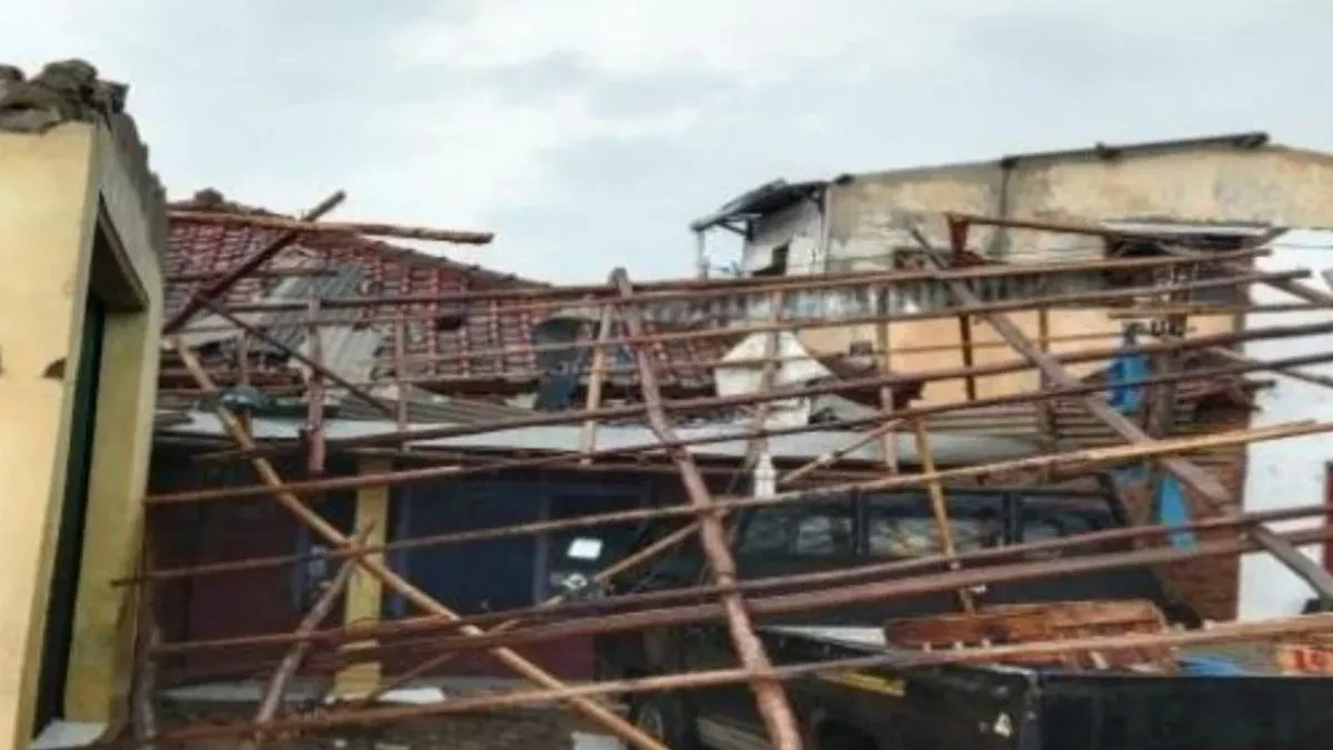 Angin Puting Beliung Terjang Cirebon, 242 Rumah Warga Rusak