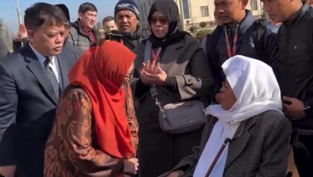 Khatamkan 45 Kali Shahih al-Bukhari, KH Nurul Huda Djazuli Akhirnya Ziarah ke Makam Ahli Hadits di Uzbekistan