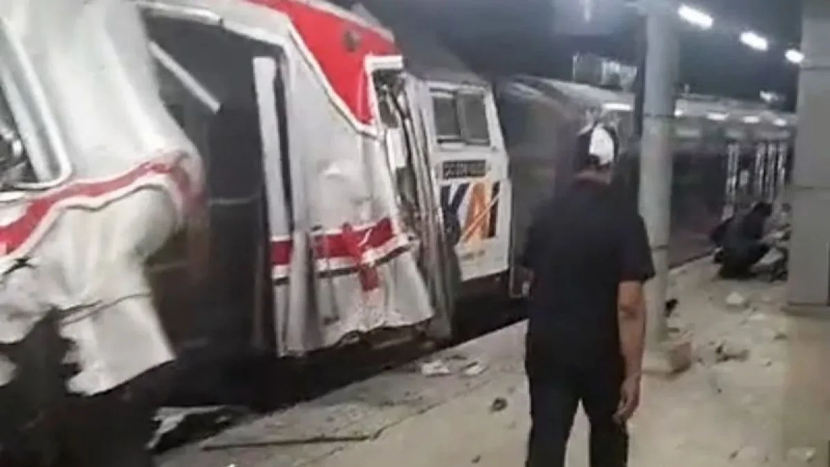 Tragedi Tabrakan Kereta Api di Bekasi Timur, KAI Fokus Evakuasi Penumpang dan Korban