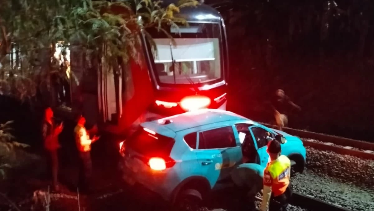 Polda Metro Jaya Ungkap Kronologi Taksi Listrik Mati di Perlintasan hingga Picu Tabrakan Kereta di Bekasi