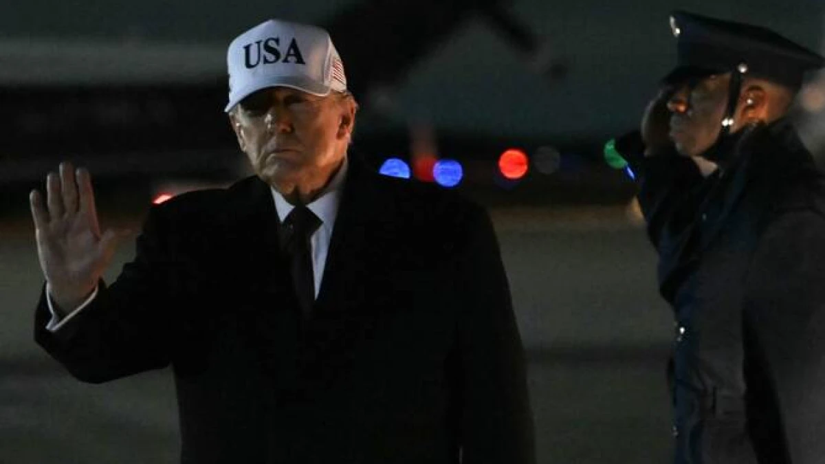 Di Tengah Riuh Demonstrasi, Trump Buka Opsi Serangan Udara ke Iran