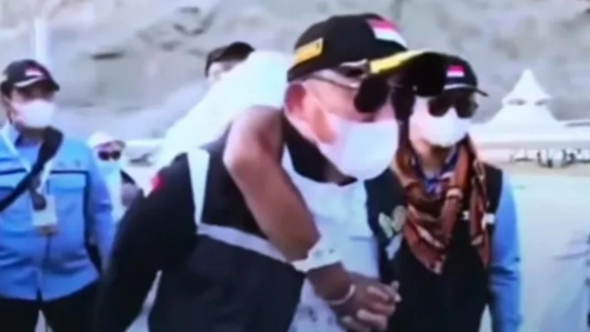 Wamenhaj Dahnil Kenang Jemaah Haji yang Pernah Digendongnya, Kini Telah Berpulang