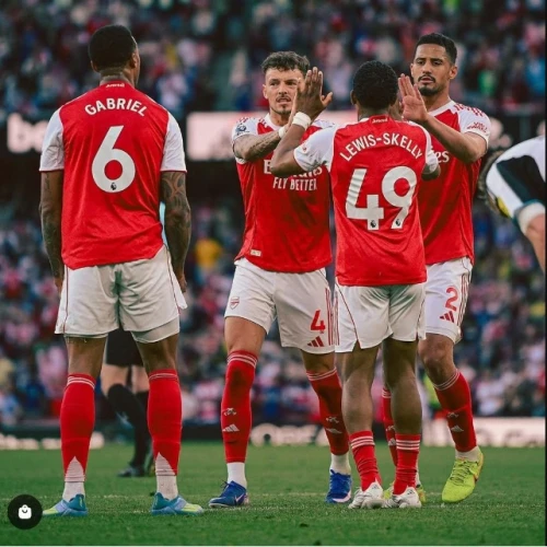 Persaingan Liga Inggris Memanas! Arsenal Kudeta Puncak Klasemen, Liverpool Merangsek ke 4 Besar