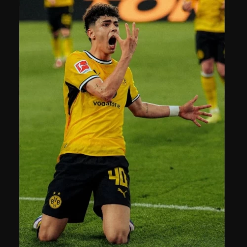 Duel Dramatis Penuh Gol di Liga Jerman, Dortmund Tundukkan Frankfurt 3-2