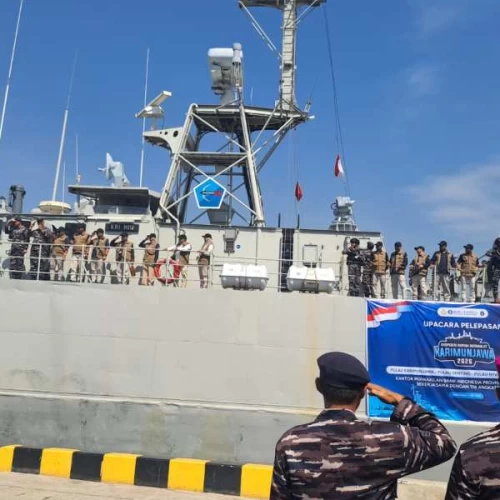 BI Jateng Gandeng TNI AL Kirim Uang Layak Edar Rp3,62Miliar ke Karimunjawa