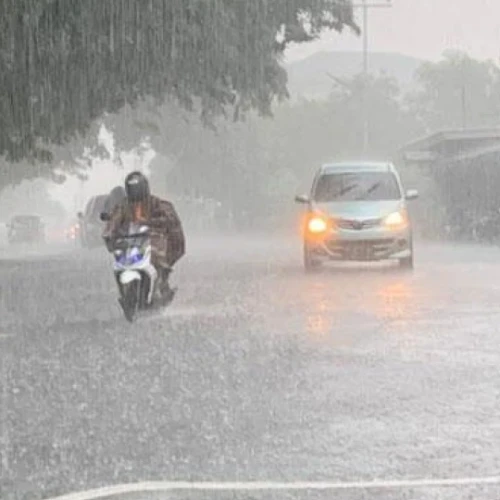 Hujan Deras Disertai Angin Kencang Intai Sejumlah Kota Besar di Indonesia Hari Ini